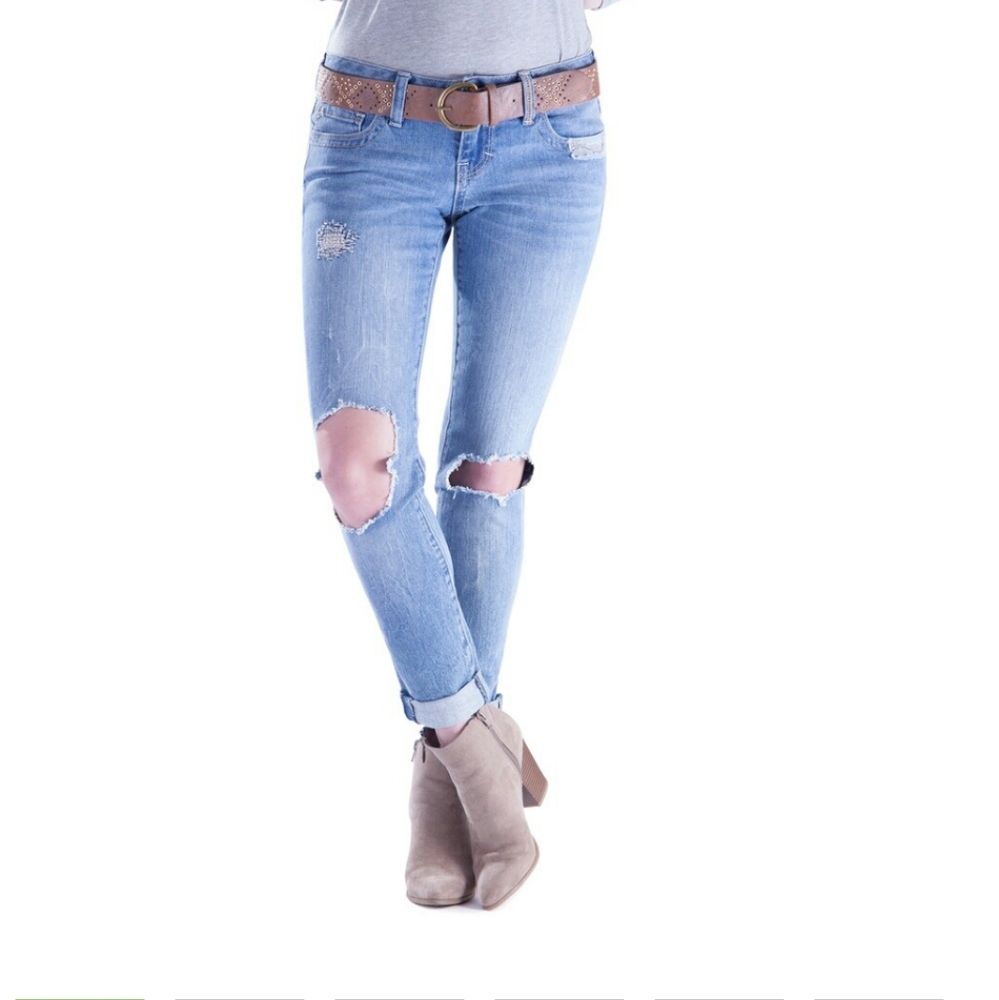 Amethyst light wash girlfriend skinny jean…